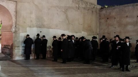 بين التسامح و”غير المألوف”.. لماذا أثارت طقوس “الحريديم” في باب دكالة غضب المغاربة؟