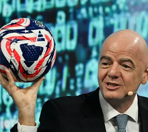 كرة القدم تتحول إلى الرأسمالية الرياضية الشاملة