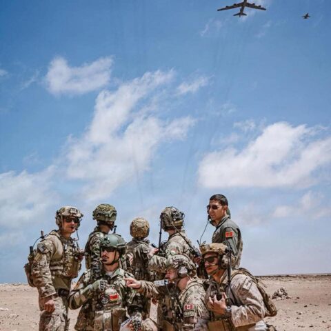 قاذفة أمريكية من طراز ب -52 تحلق في سماء المغرب