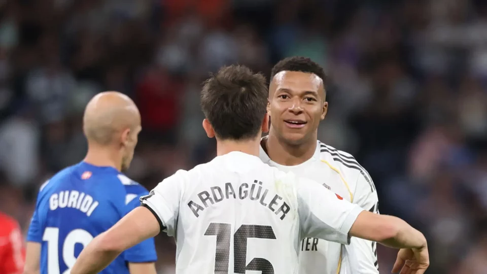 ريال مدريد يتجاوز ديبورتيفو ألافيس ويواصل مطاردة برشلونة في سباق الليغا