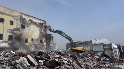 “تفرقنا وتفرقت ذكرياتنا”.. سكان المدينة القديمة بالدار البيضاء في وجه الجرافات