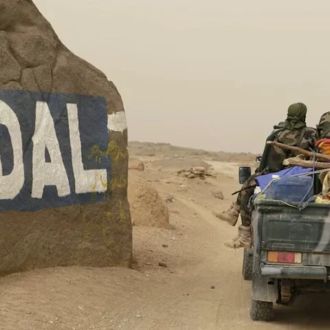 تجدد القتال في كيدال بشمال مالي بين الجيش المدعوم من روسيا ومتمردين طوارق