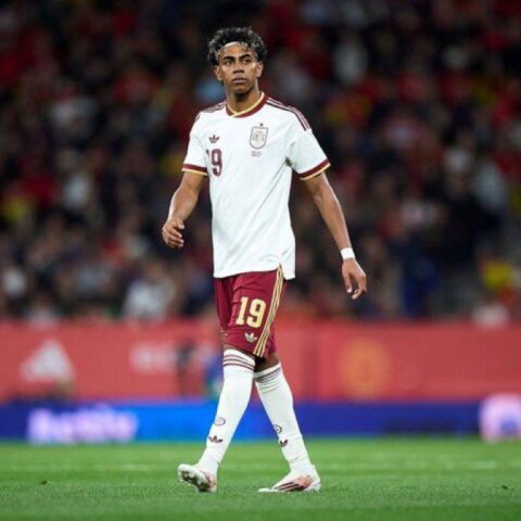 بعد ودية مصر.. يامال: الهتافات ضد المسلمين جهل وعنصرية