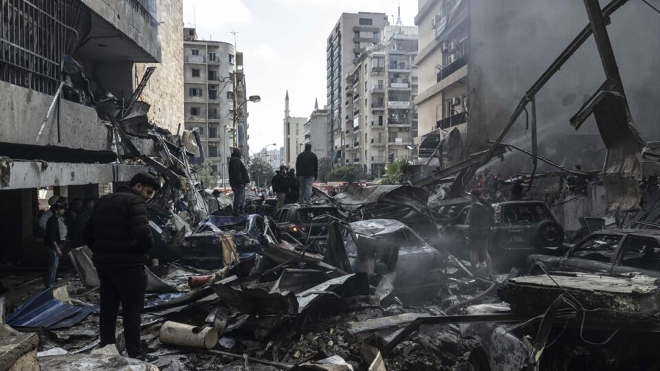 غارات واسعة لجيش الاحتلال تخلف عشرات الشهداء في لبنان