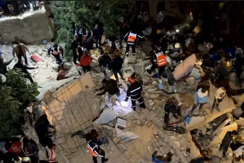 تطوان.. مصرع طفلين في انهيار جزئي لبناية سكنية بالمدينة العتيقة