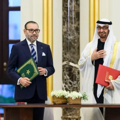 الملك محمد السادس يجري مباحثات مع محمد بن زايد حول الأوضاع في الشرق الأوسط