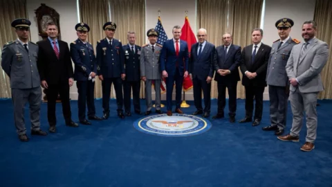 اللجنة الاستشارية للدفاع المغربية-الأمريكية.. وزير الحرب الأمريكي يستقبل وفدا مغربيا هاما