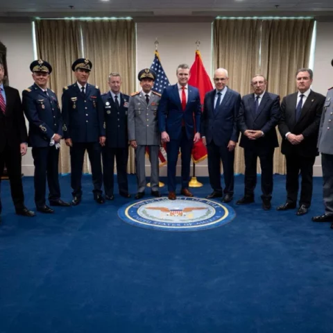 اللجنة الاستشارية للدفاع المغربية-الأمريكية.. وزير الحرب الأمريكي يستقبل وفدا مغربيا هاما