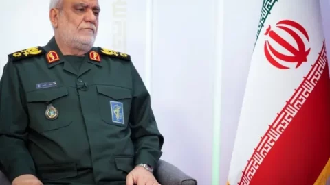 اغتيال رئيس استخبارات الحرس الثوري الإيراني بضربات أميركية إسرائيلية