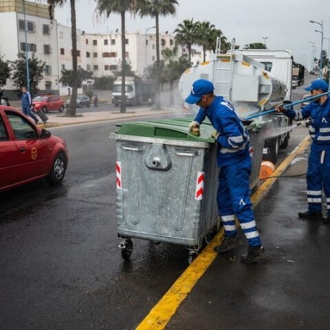 تحركات مريبة تثير شبهات استغلال عمال النظافة لغايات انتخابية بجهة الدار البيضاء