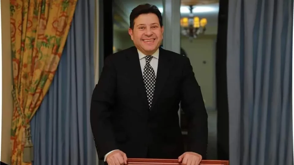 وفاة المطرب المصري هاني شاكر عن عمر 73 عاماً