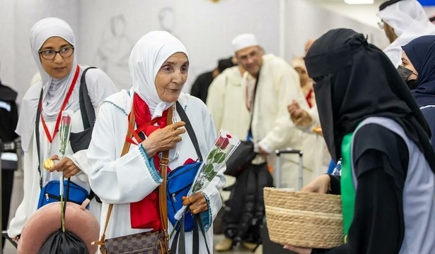 وصول أولى رحلات مبادرة “طريق مكة” من مطار الرباط – سلا إلى المدينة المنورة