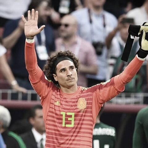 الحارس المكسيكي غييرمو أوتشوا يعلن اعتزاله الدولي بعد مونديال 2026