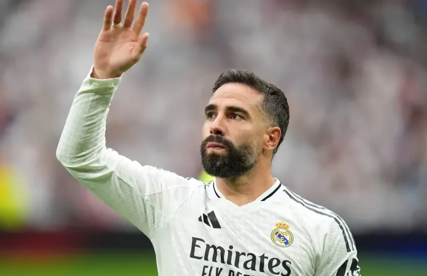 ريال مدريد يعلن رحيل قائده كارفاخال في نهاية الموسم