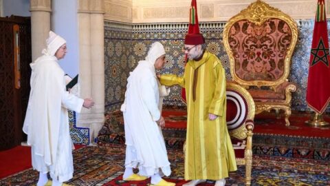 الملك يستقبل أعضاء المحكمة الدستورية بالقصر الملكي