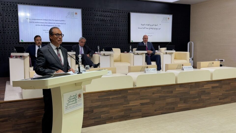 اعمارة يدعو إلى جعل السلوك المدني عنصراً أساسياً ضمن التحضيرات لمونديال 2030