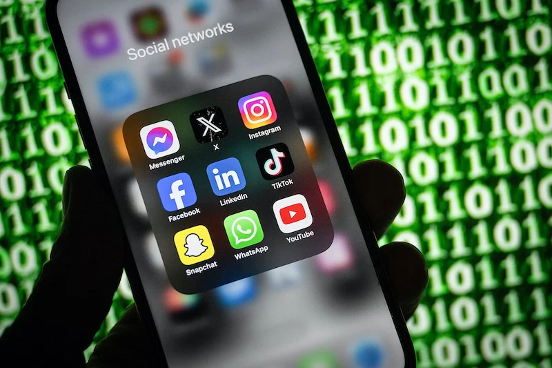 نصف المغاربة تقريبا يتجنبون الأخبار.. تقرير يرصد أزمة ثقة وتحول الجمهور نحو المنصات الرقمية