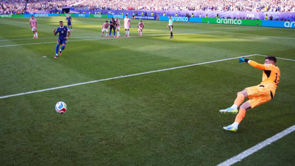 مونديال 2026.. فرنسا تفوز على الباراغواي 1-0 وتلاقي المغرب في ربع النهائي
