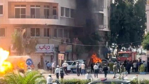 بالتزامن مع زيارة ماكرون.. انفجاران في دمشق يخلفان إصابة 18 شخصا في حصيلة أولية