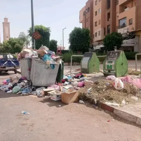 أزمة الأزبال تخنق مراكش.. حقوقيون يدقون ناقوس  الخطر وسلطات المنارة تعد بالانفراج