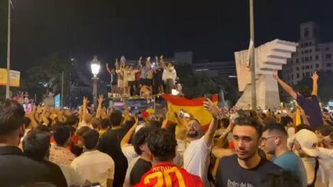 تتويج إسبانيا بالمونديال يشعل احتفالات ورسائل امتنان فلسطينية