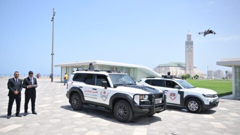 الشروع في العمل بسيارتي الدورية الذكيتين “أمان” و”مدار” بولاية أمن البيضاء