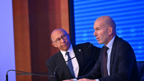 زيدان “الخيار البديهي” على رأس المنتخب الفرنسي بعد ديشان