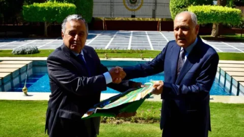 نبيل فهمي يتسلم مهامه أمينا عاما لجامعة الدول العربية