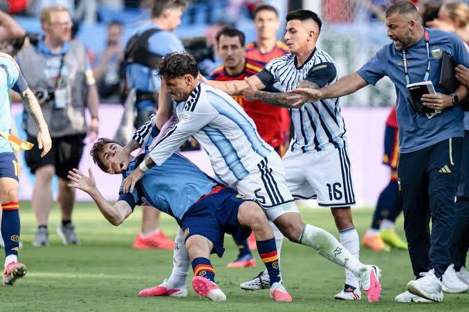 الأرجنتين تتلقى عقوبات قاسية من “فيفا” بعد أحداث نهائي مونديال 2026