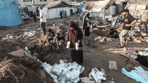 تحذير من انهيار المنظومة الطبية في غزة عقب تدمير الاحتلال لمستودع للأدوية