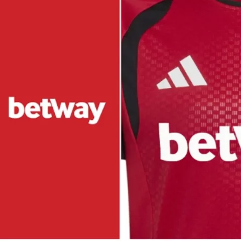 مانشستر يونايتد يبرم صفقة رعاية قياسية لملابس التدريب