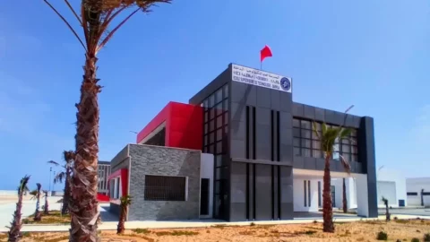 احتقان في مدرسة التكنولوجيا بالداخلة بسبب اختلالات تدبيرية.. ونقابة تطالب بالحوار وتلوّح بالتصعيد