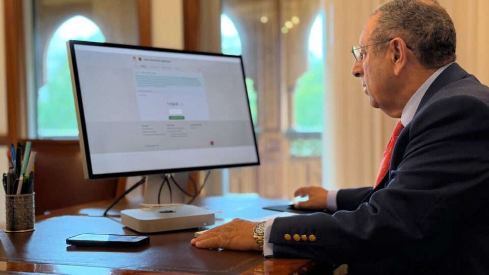 سفير المغرب بواشنطن العمراني يدلي بصوته إلكترونيا عن دائرة الرباط