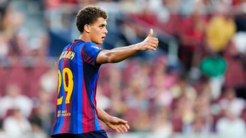 برشلونة يضم المصري حمزة عبد الكريم إلى قائمته في دوري الأبطال
