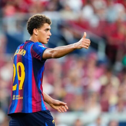 برشلونة يضم المصري حمزة عبد الكريم إلى قائمته في دوري الأبطال
