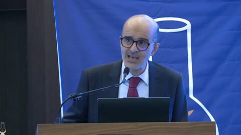 الأزمي يرصد 5 سنوات أخنوش.. تراجع الديمقراطية وتصاعد البطالة والاحتجاجات و«زواج المال بالسلطة»