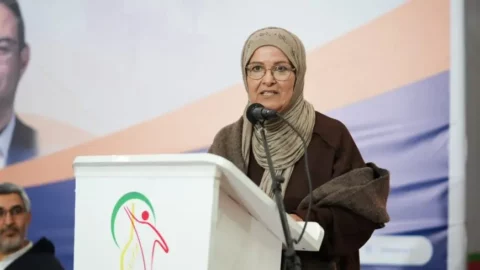 قصة فاطمة وشاي مع “البيجيدي”.. من الفنانة المتعاطفة إلى النائبة البرلمانية