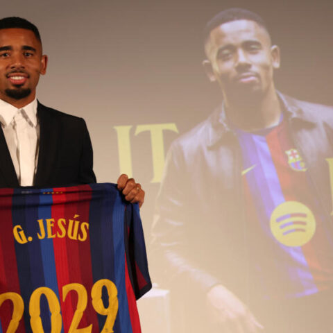 برشلونة يتعاقد مع المهاجم البرازيلي غابريال جيزوس حتى عام 2029
