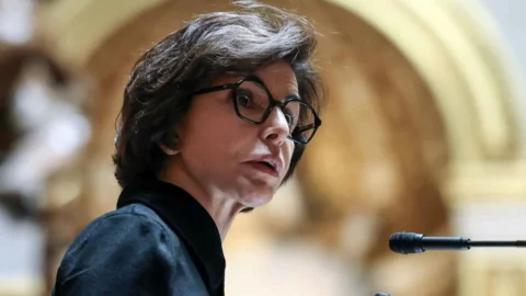 النيابة العامة الفرنسية تطالب بالسجن 4 سنوات لرشيدة داتي بينها سنتان نافذتان تحت سوار إلكتروني