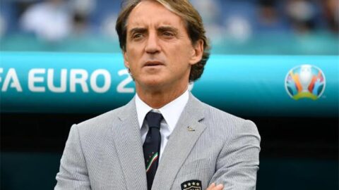 مانشيني عاد إلى تدريب المنتخب الإيطالي “من أجل الفوز”