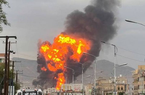 11 قتيلا بضربة سعودية على محطة وقود في غرب اليمن