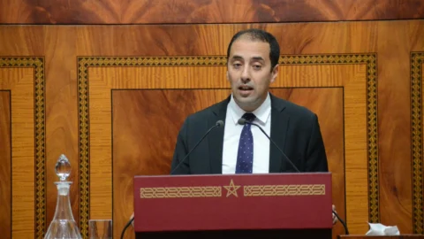 لشكر يدعم مالية 2027 ويدعو إلى تخفيف الضريبة على الأجراء ورفع معاشات التقاعد وتحقيق العدالة المجالية