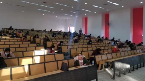 إصلاح التعليم.. “تحويل الاستقطاب المفتوح إلى المحدود”يجر انتقادات لـ”وزارة الميداوي” (فيديو)