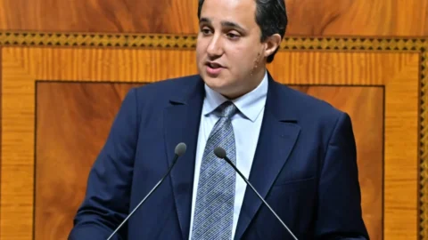 “الأحرار” ينتقدون اختزال تجربتهم الحكومية في “النيوليبرالية” ويحذرون من معارك “الكولخوزات والسوفخوزات”