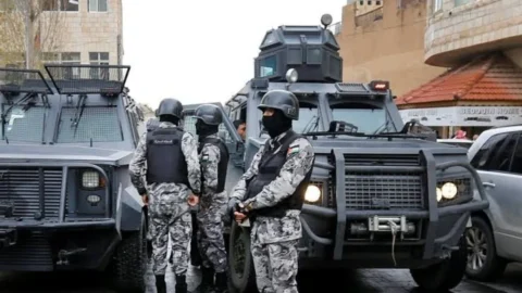 سبعة قتلى على الأقل في إطلاق نار داخل كنسية في الكرك بالأردن